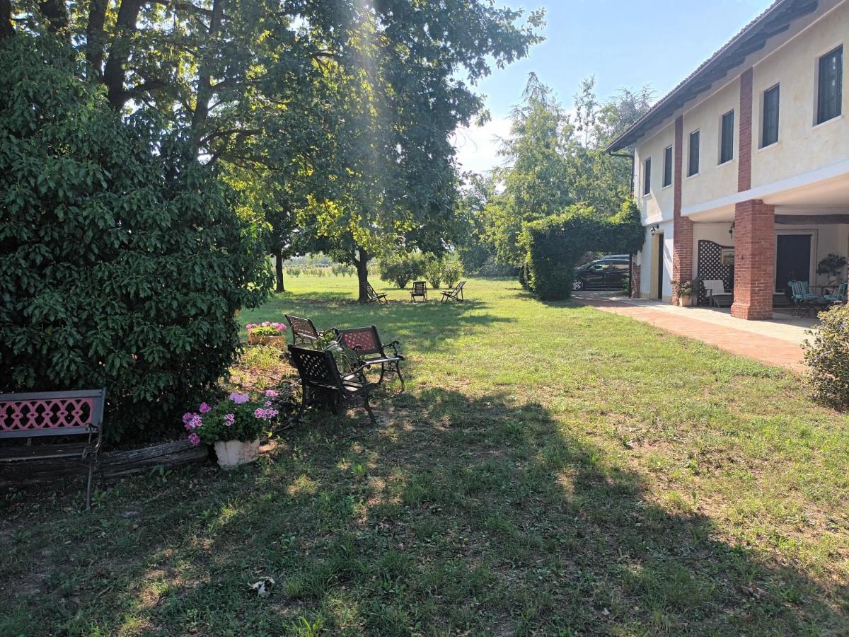 Guest House La Carolina Tigliole Exterior photo