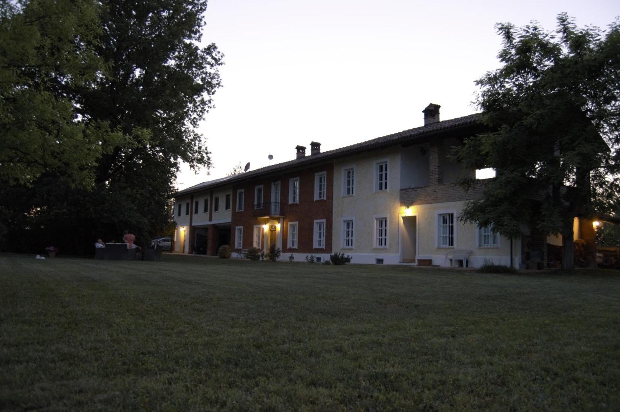 Guest House La Carolina Tigliole Exterior photo