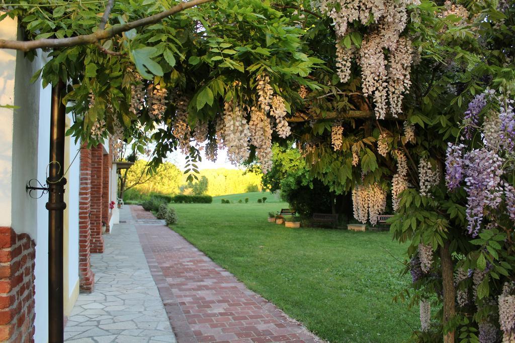 Guest House La Carolina Tigliole Exterior photo